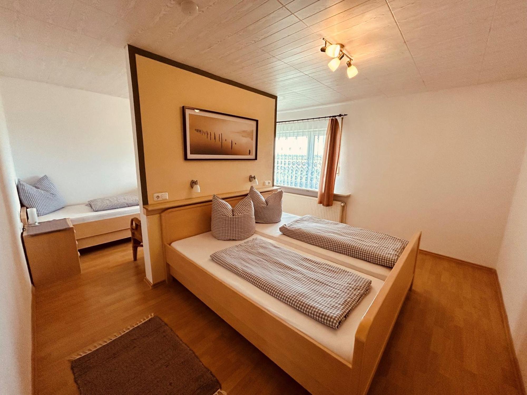 Pension Zum Krug, Messe Muenchen Hergolding Cameră foto